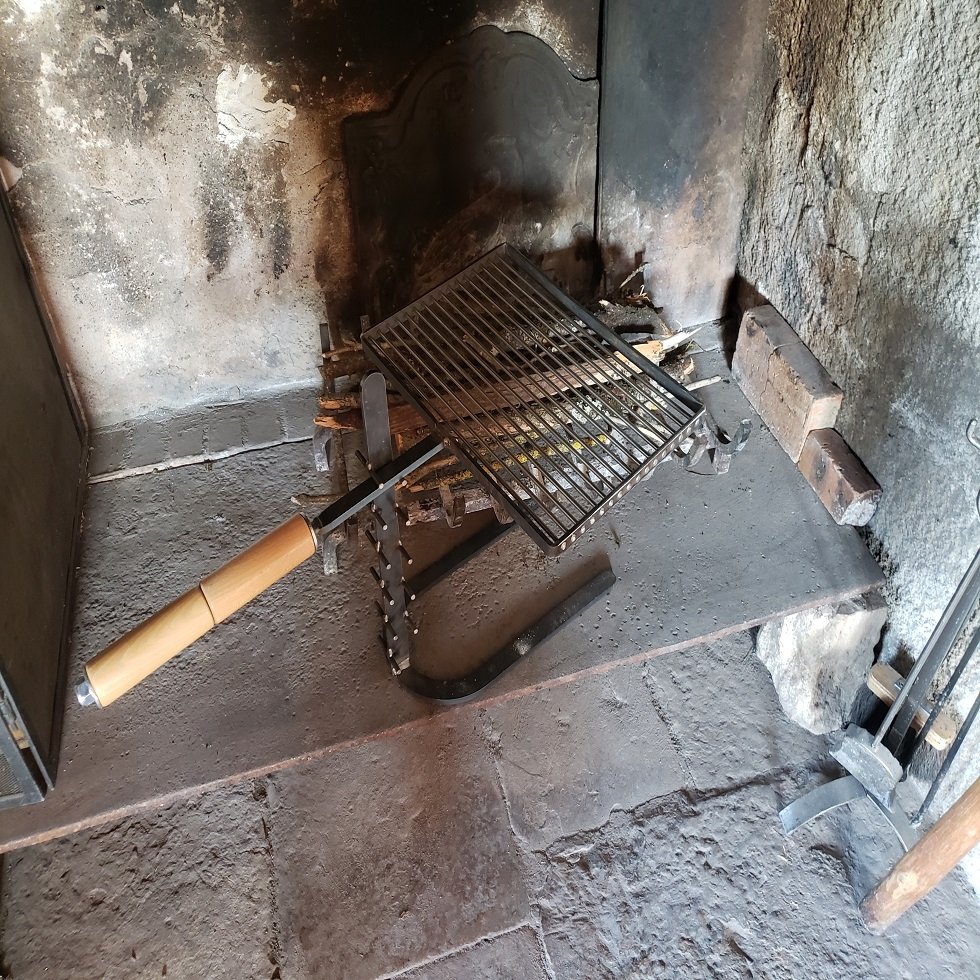 Grille En Fonte Pour Cheminée/poêle/barbecue – 20 X 30 Cm, épaisseur 1 Cm, Filtration Cendres, Fabrication Italienne