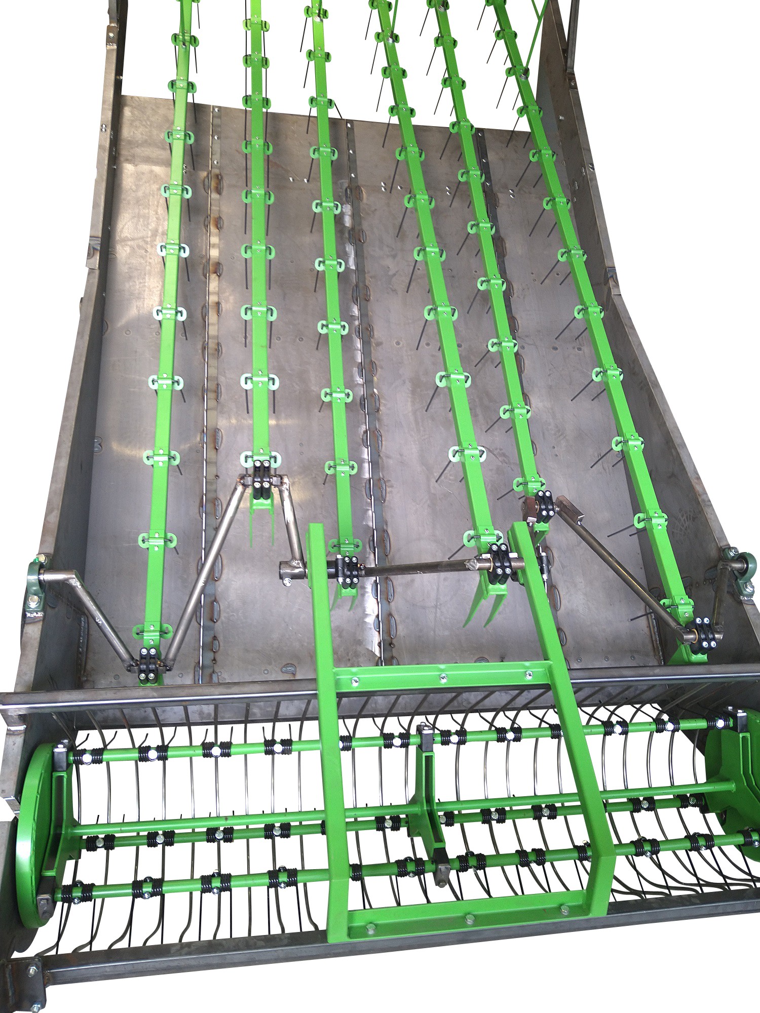 Self-loading forage harvester